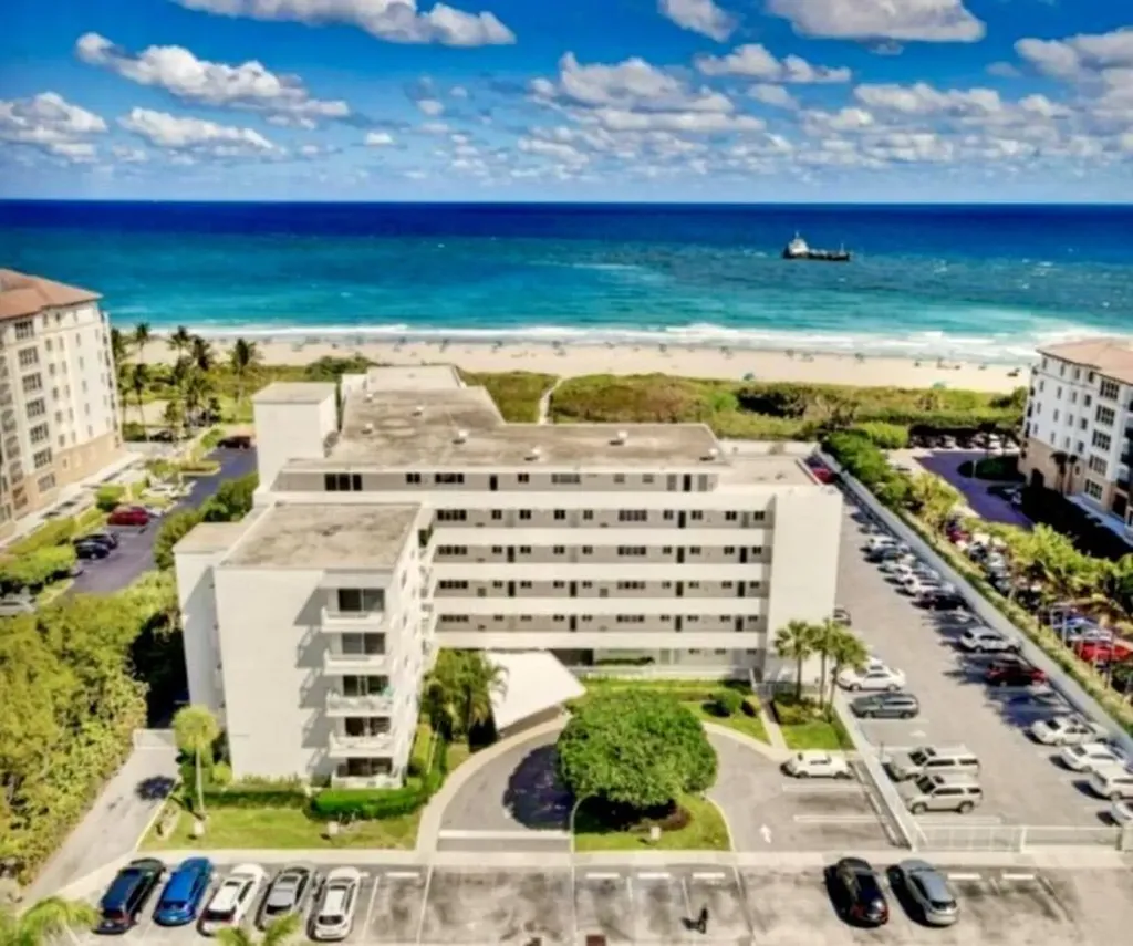 33 S Ocean Avenue Palm Beach Shores FL 33404