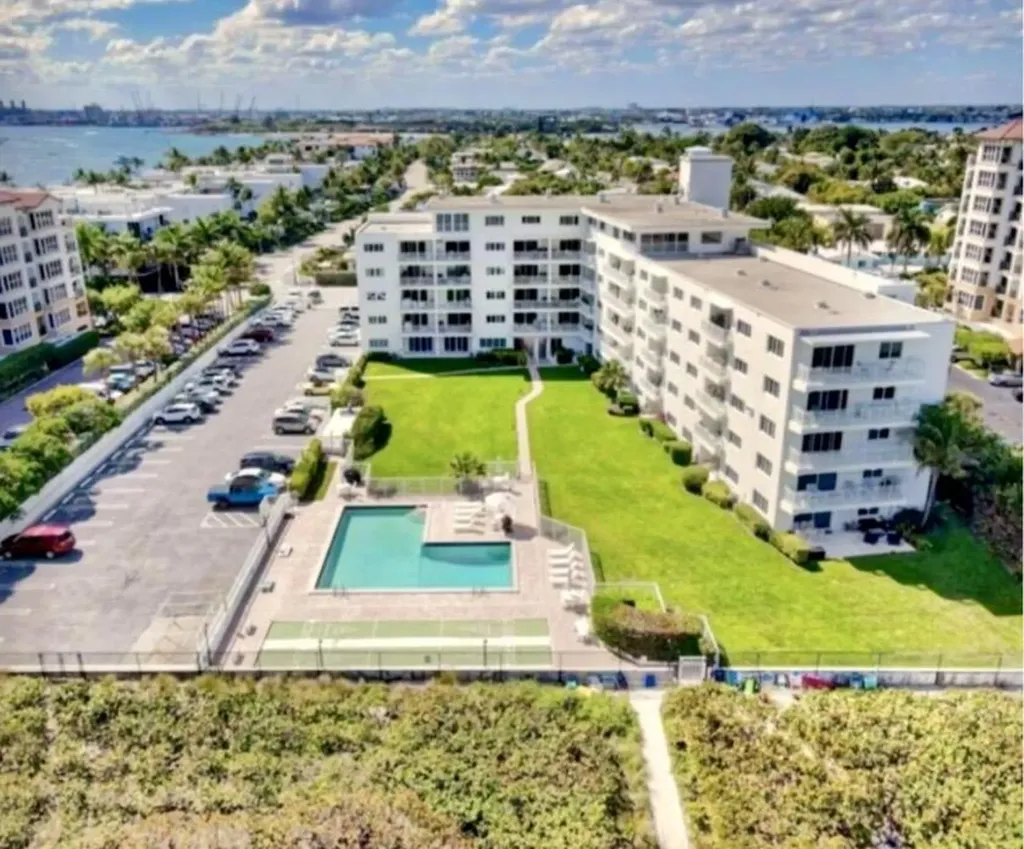 33 S Ocean Avenue Palm Beach Shores FL 33404