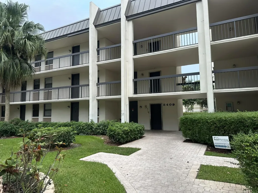 8409 Forest Hills Drive Coral Springs FL 33065