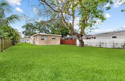 2434 Mckinley Street Hollywood FL 33020