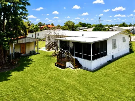 2717 SE 32nd Street Okeechobee FL 34974