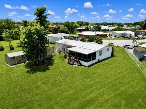 2717 SE 32nd Street Okeechobee FL 34974