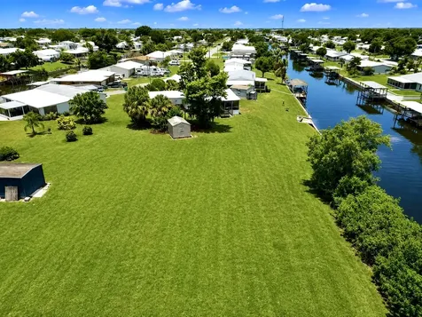 2717 SE 32nd Street Okeechobee FL 34974