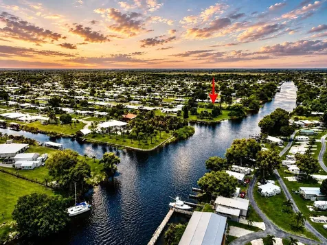 2717 SE 32nd Street Okeechobee FL 34974