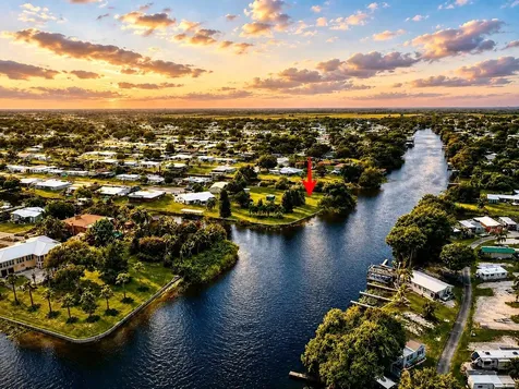 2717 SE 32nd Street Okeechobee FL 34974
