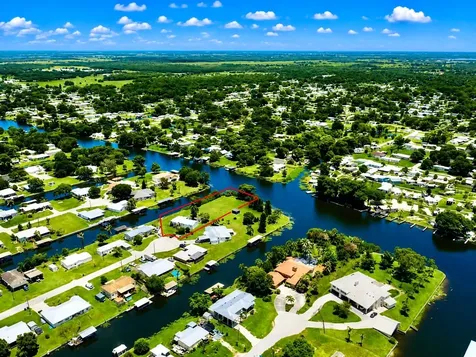2717 SE 32nd Street Okeechobee FL 34974