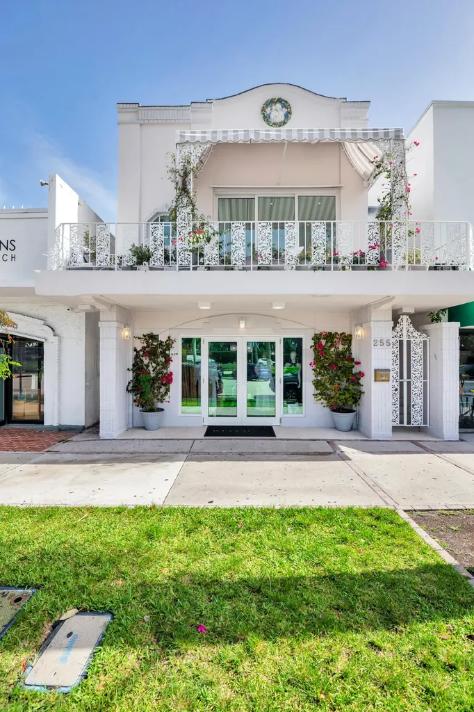 255 Royal Poinciana Way Palm Beach FL 33480