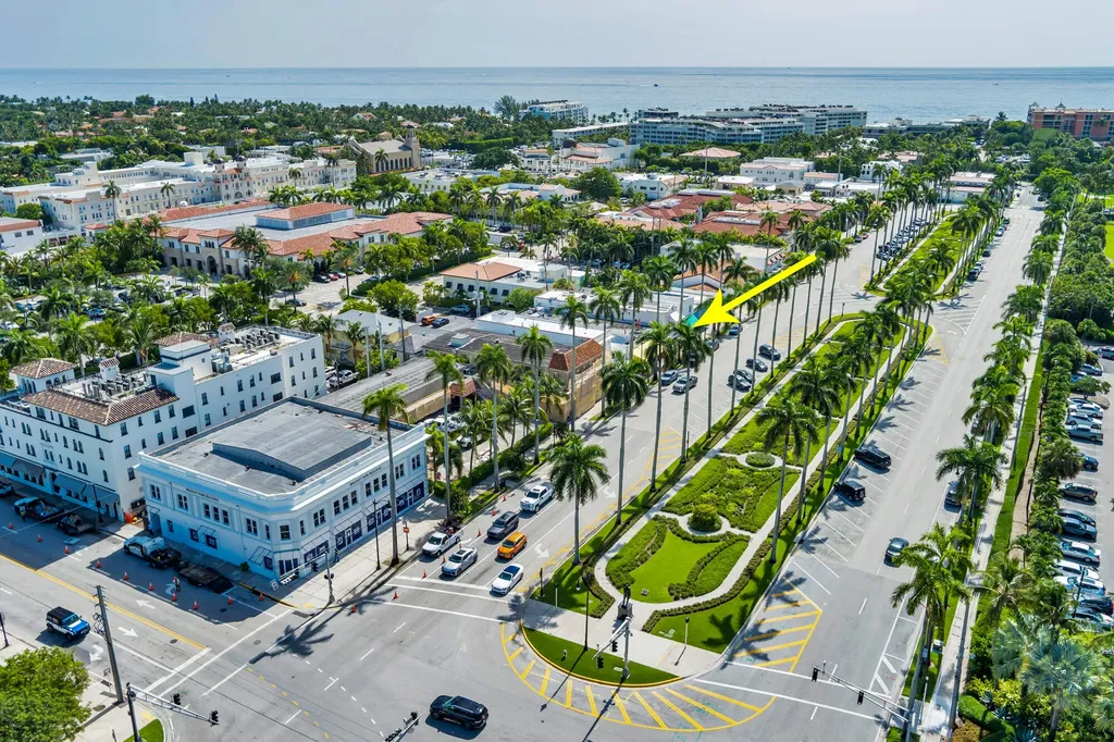 255 Royal Poinciana Way Palm Beach FL 33480