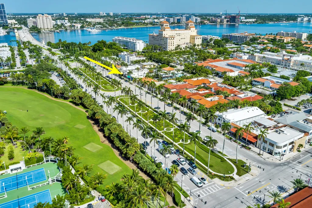 255 Royal Poinciana Way Palm Beach FL 33480