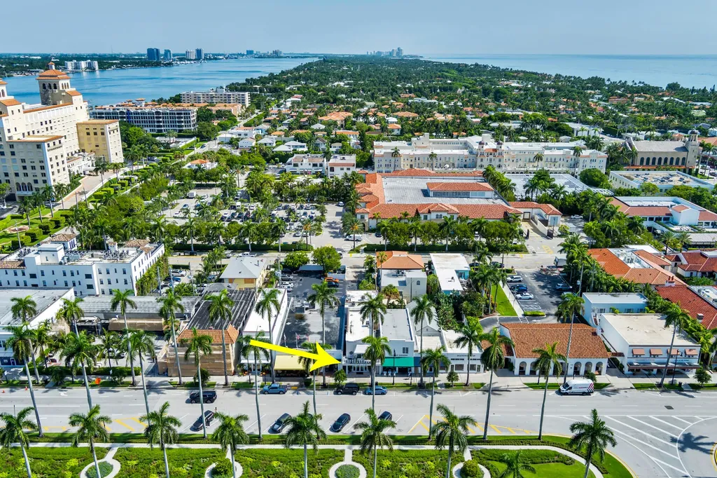 255 Royal Poinciana Way Palm Beach FL 33480