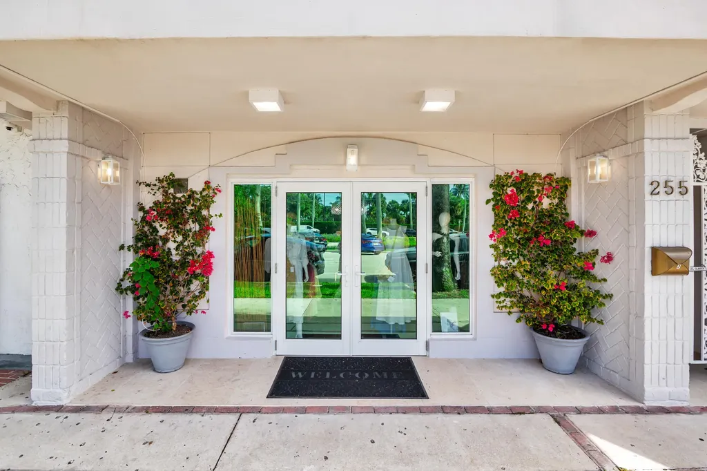 255 Royal Poinciana Way Palm Beach FL 33480