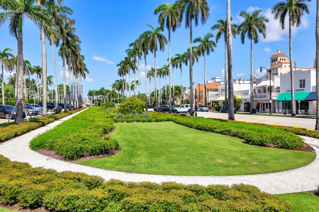255 Royal Poinciana Way Palm Beach FL 33480