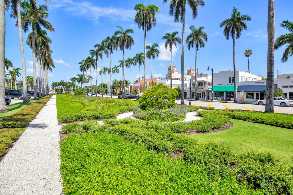 255 Royal Poinciana Way Palm Beach FL 33480