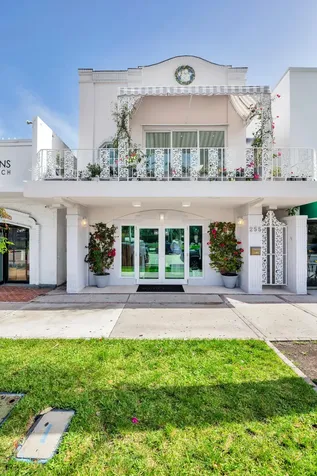 255 Royal Poinciana Way Palm Beach FL 33480