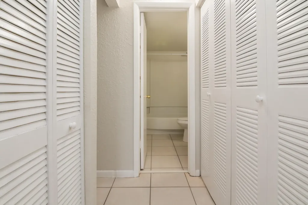 2771 Riverside Drive Coral Springs FL 33065