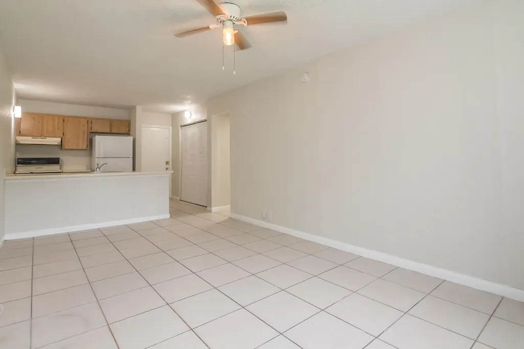2771 Riverside Drive Coral Springs FL 33065
