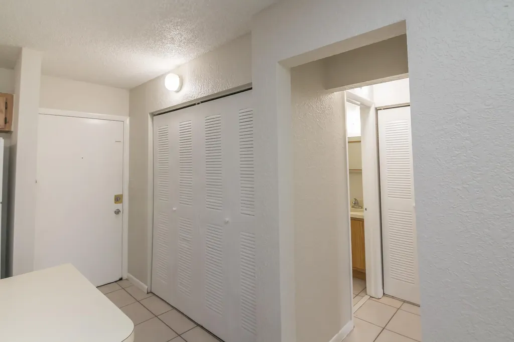 2771 Riverside Drive Coral Springs FL 33065