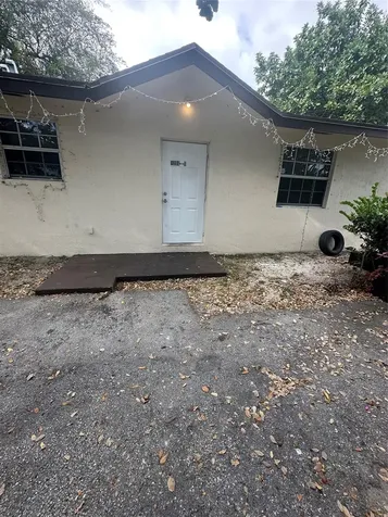 1208 N 57th Avenue Hollywood FL 33021