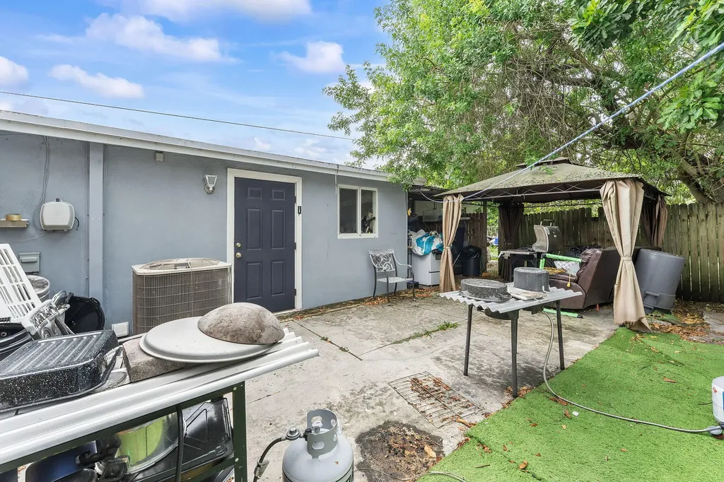 4116 Plumosa Street West Palm Beach FL 33406