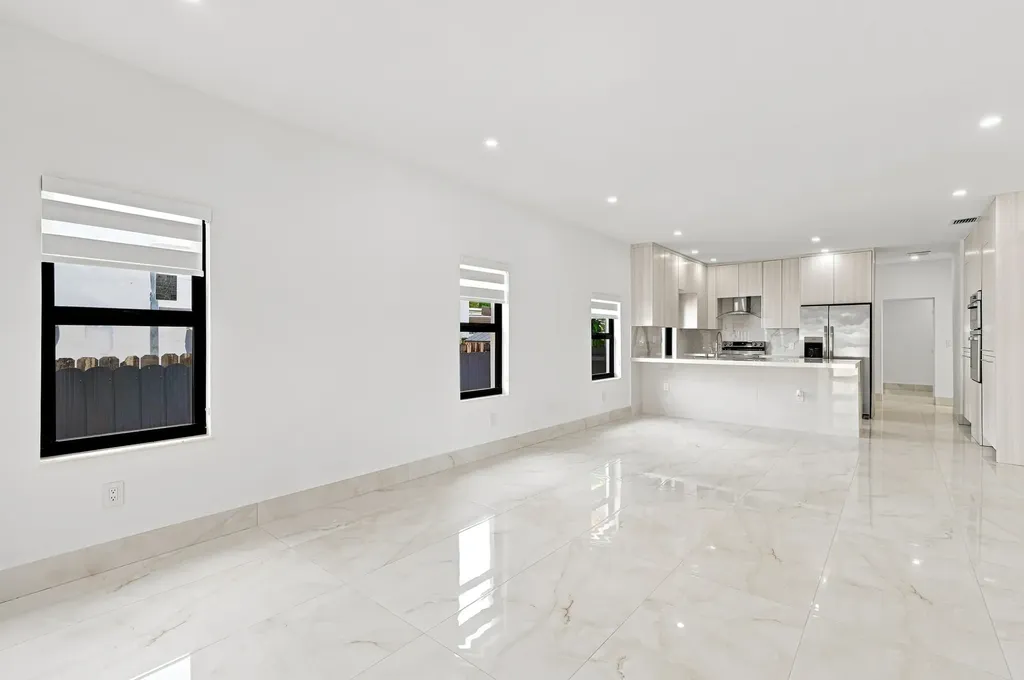 2239 SW 10th Street Miami FL 33135