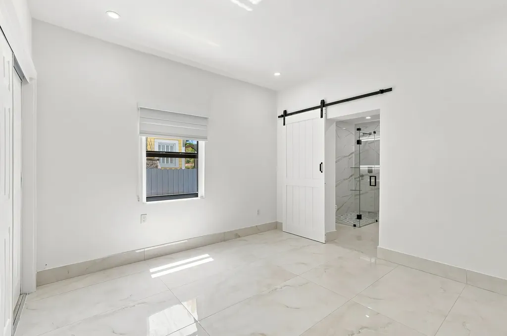 2239 SW 10th Street Miami FL 33135
