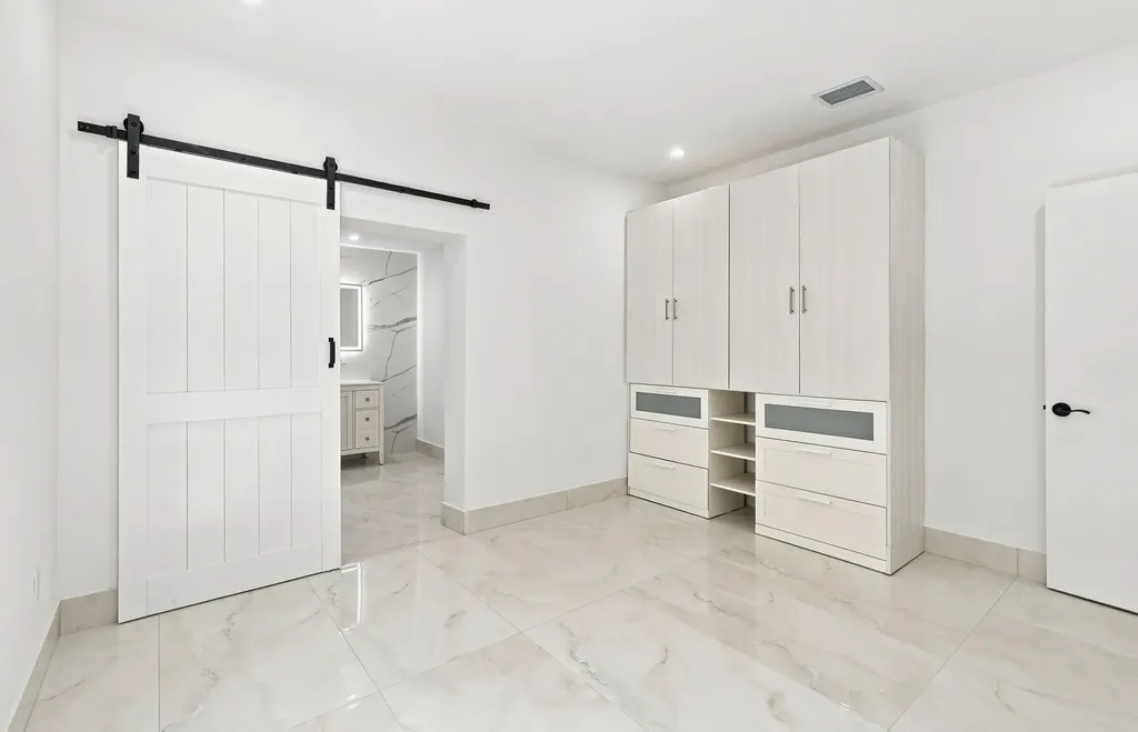 2239 SW 10th Street Miami FL 33135