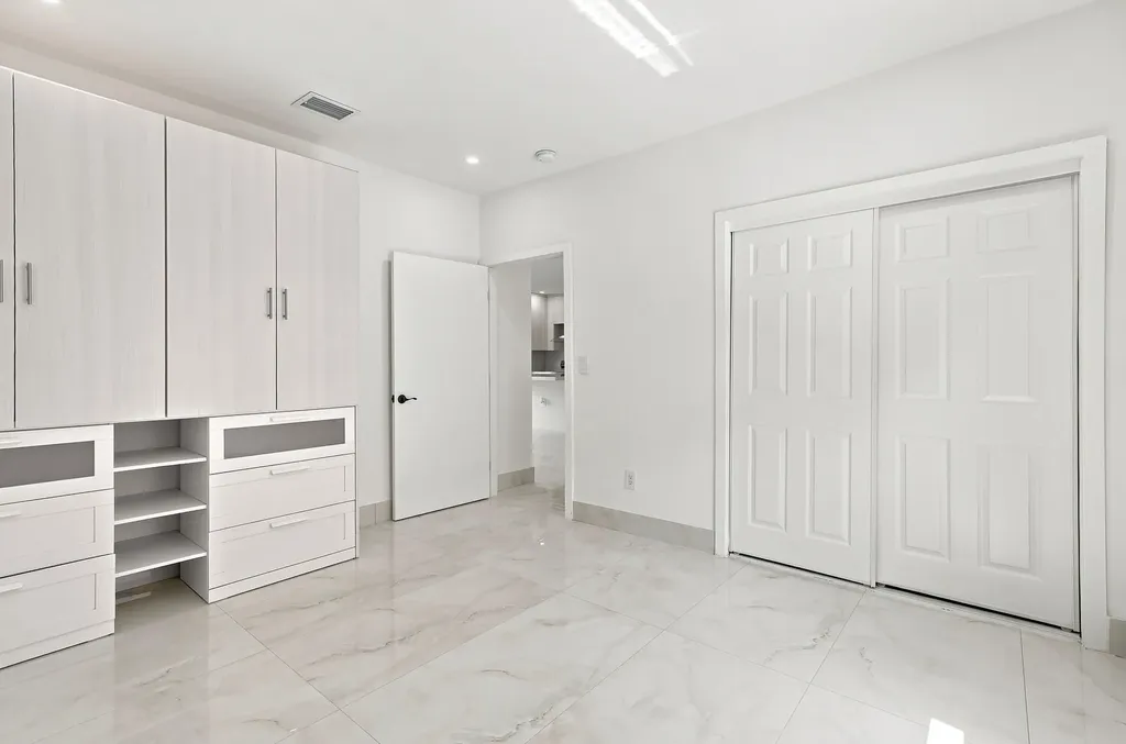 2239 SW 10th Street Miami FL 33135