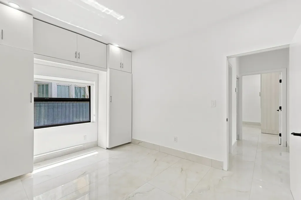 2239 SW 10th Street Miami FL 33135