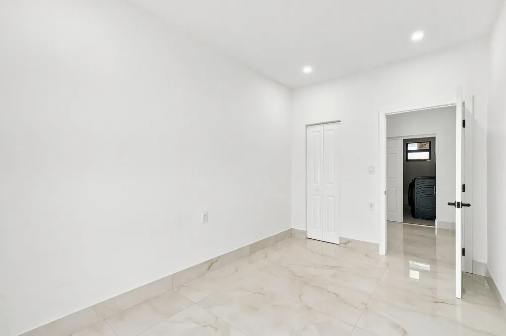 2239 SW 10th Street Miami FL 33135