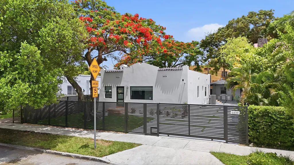 2239 SW 10th Street Miami FL 33135
