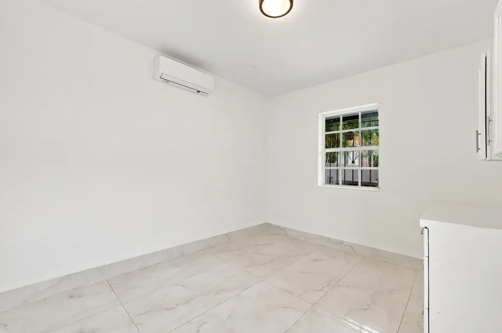 2239 SW 10th Street Miami FL 33135