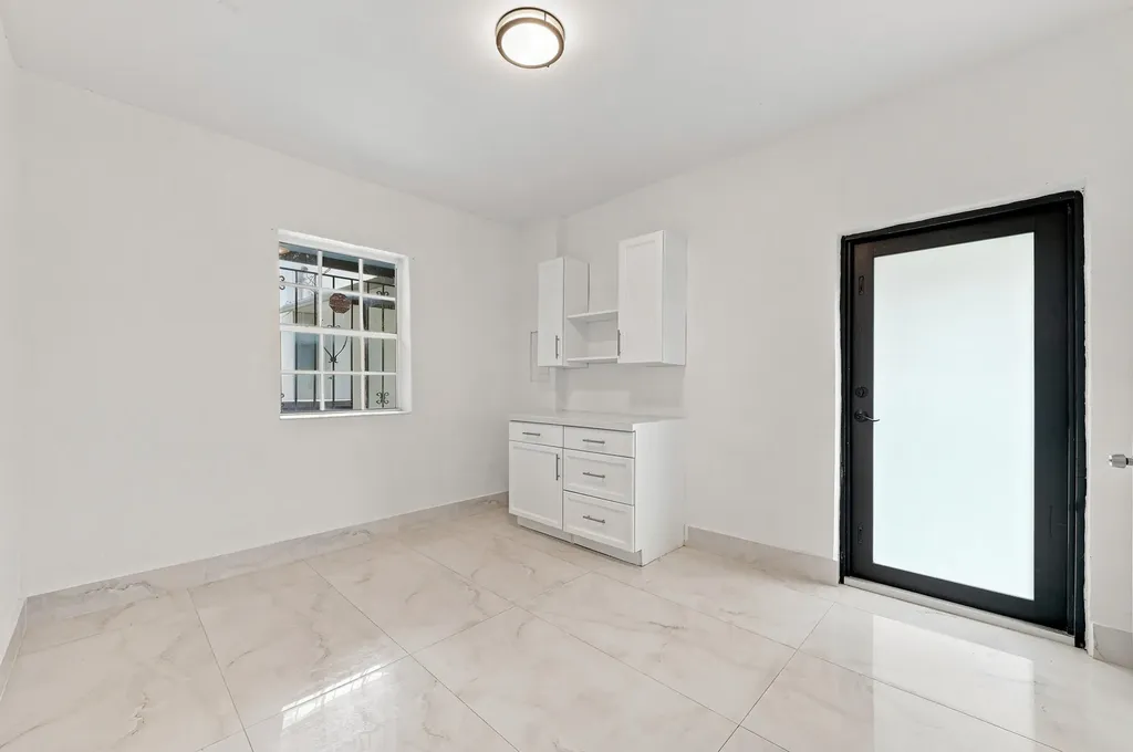 2239 SW 10th Street Miami FL 33135