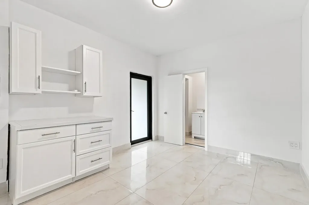 2239 SW 10th Street Miami FL 33135