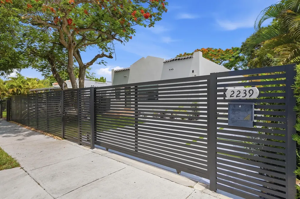 2239 SW 10th Street Miami FL 33135