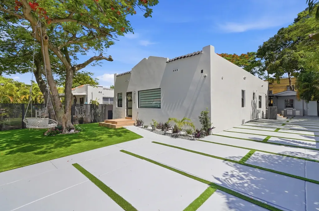 2239 SW 10th Street Miami FL 33135