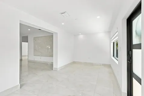 2239 SW 10th Street Miami FL 33135