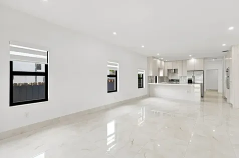 2239 SW 10th Street Miami FL 33135
