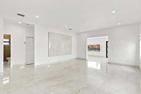 2239 SW 10th Street Miami FL 33135
