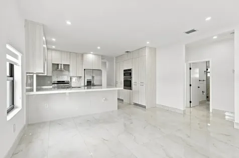 2239 SW 10th Street Miami FL 33135