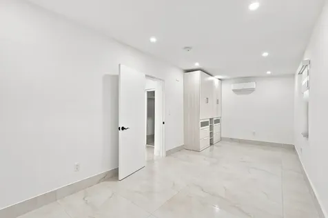 2239 SW 10th Street Miami FL 33135