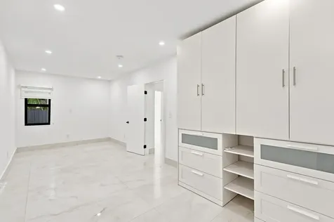 2239 SW 10th Street Miami FL 33135