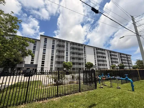 16950 W Dixie Highway North Miami Beach FL 33160