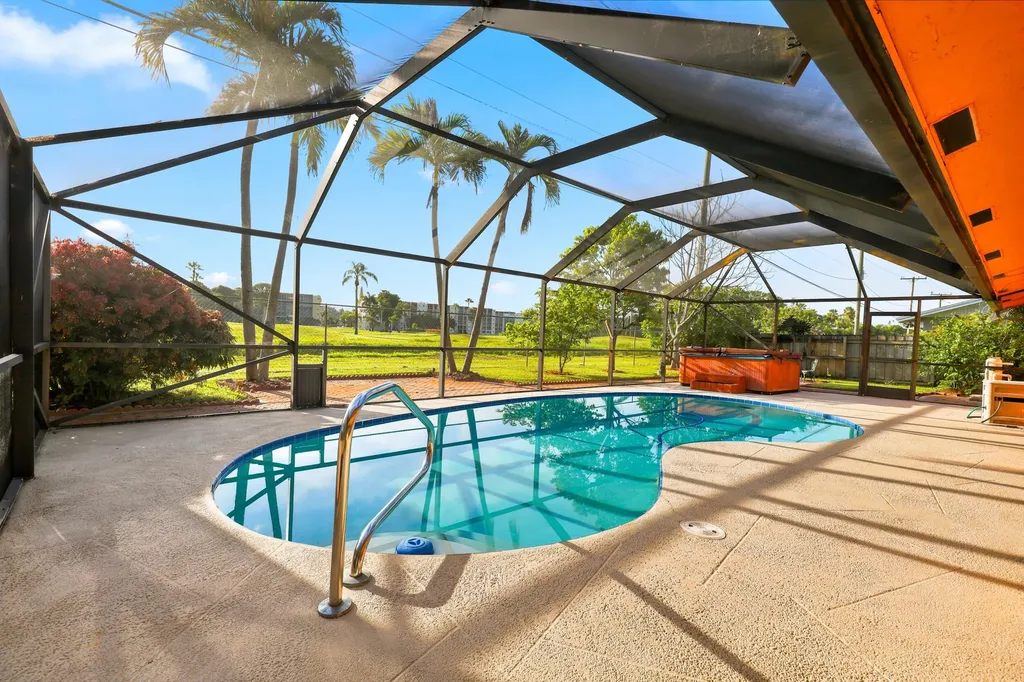 3768 Pinehurst Drive Lake Worth FL 33467