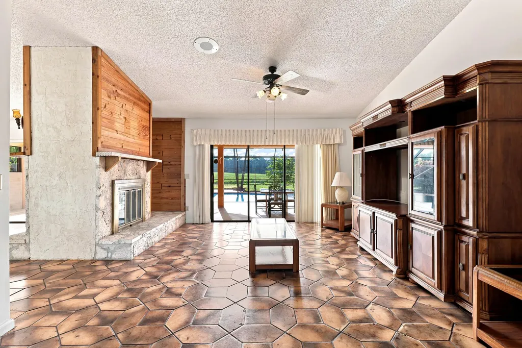 3768 Pinehurst Drive Lake Worth FL 33467
