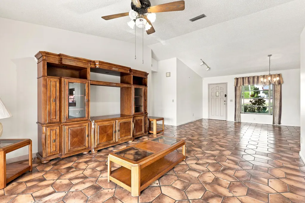 3768 Pinehurst Drive Lake Worth FL 33467