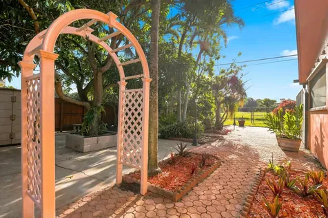 3768 Pinehurst Drive Lake Worth FL 33467