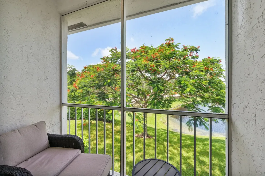 5208 Lake Catalina Drive N Boca Raton FL 33496