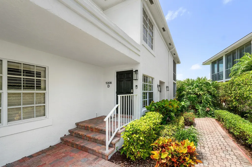 5208 Lake Catalina Drive N Boca Raton FL 33496