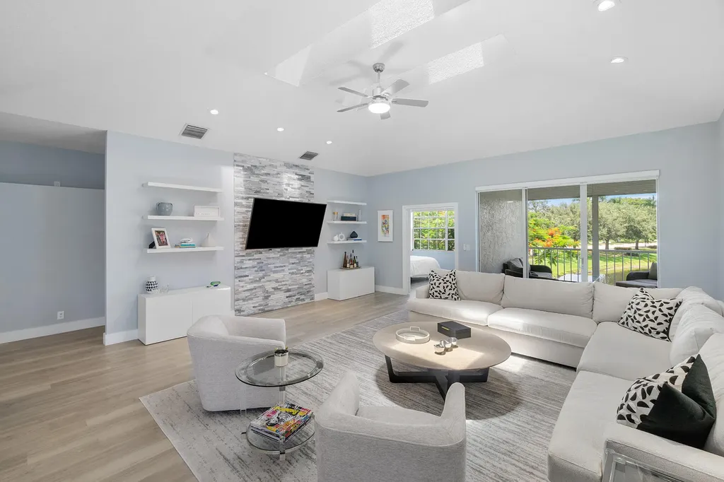 5208 Lake Catalina Drive N Boca Raton FL 33496