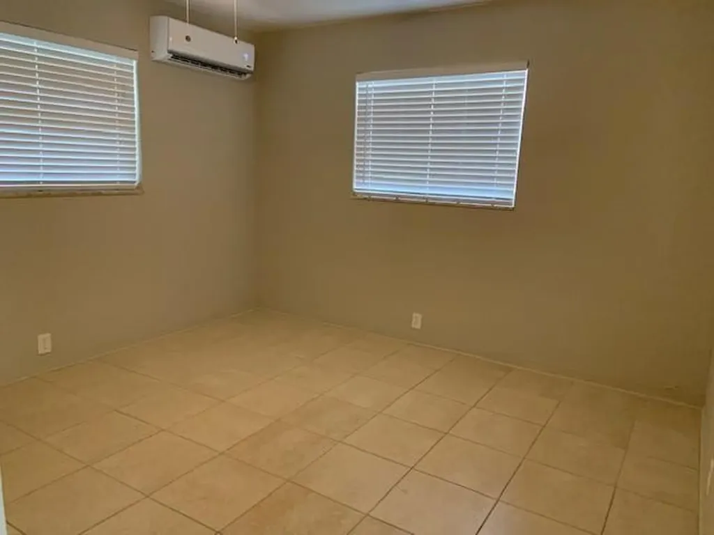 4250 NW 21st Avenue Oakland Park FL 33309